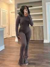 Load image into Gallery viewer, Sexy skinny long-sleeved slightly flared two-piece set
