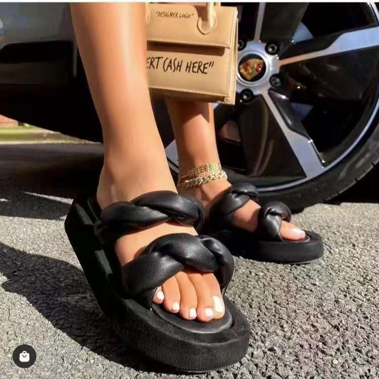 Hot selling platform slippers